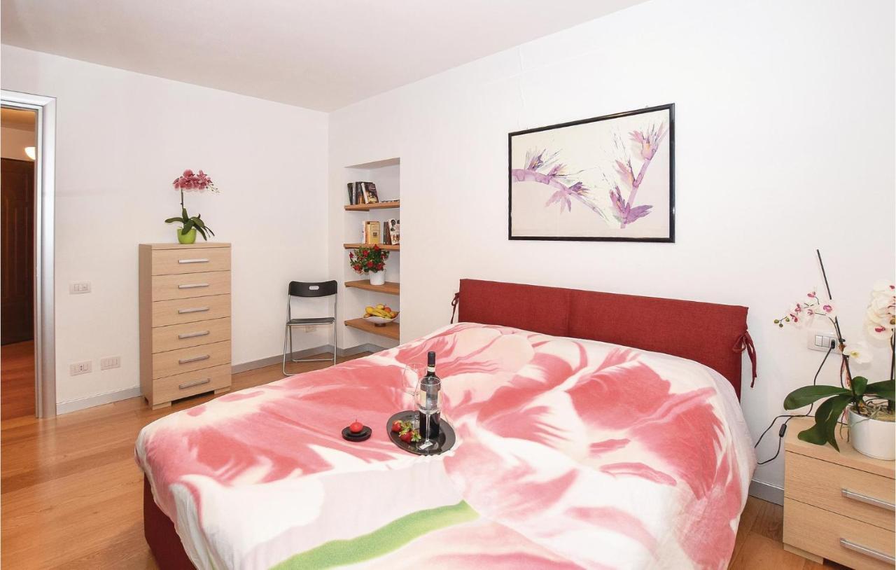 Casa Capestalozzi Apartment เคียเวนนา ภายนอก รูปภาพ
