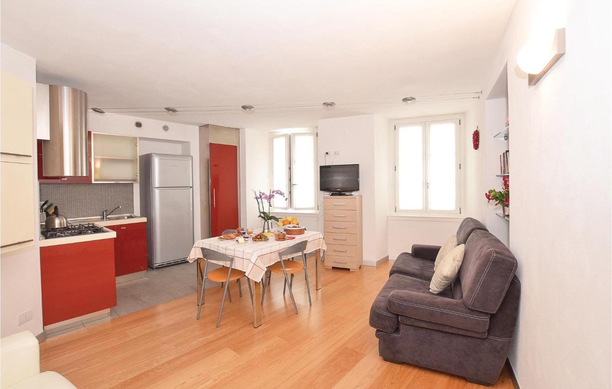 Casa Capestalozzi Apartment เคียเวนนา ภายนอก รูปภาพ